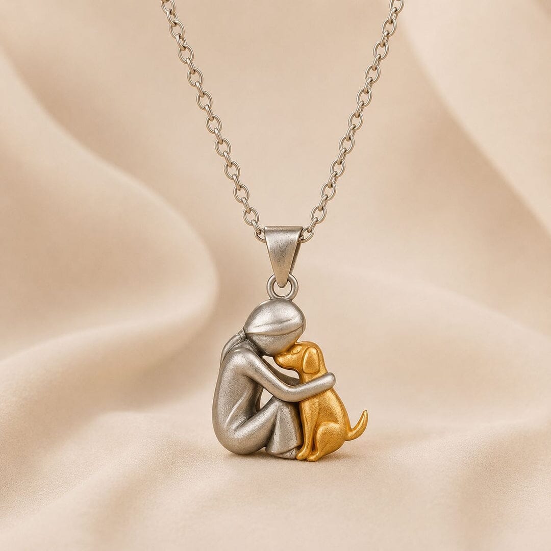 Collier Câlin Éternel — Femme et chien, doré